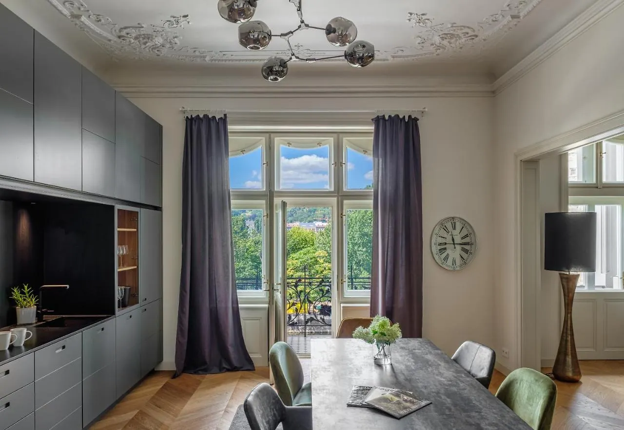 Mn6 Luxury Suites By Adrez Prague Apartment