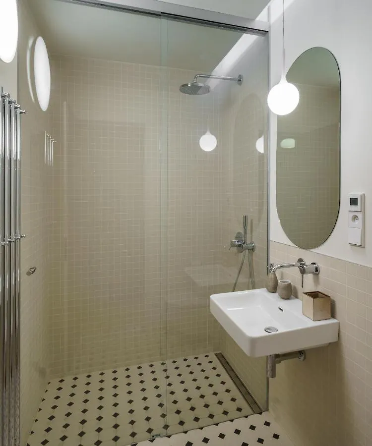 Mn6 Luxury Suites By Adrez Prague 0*,
