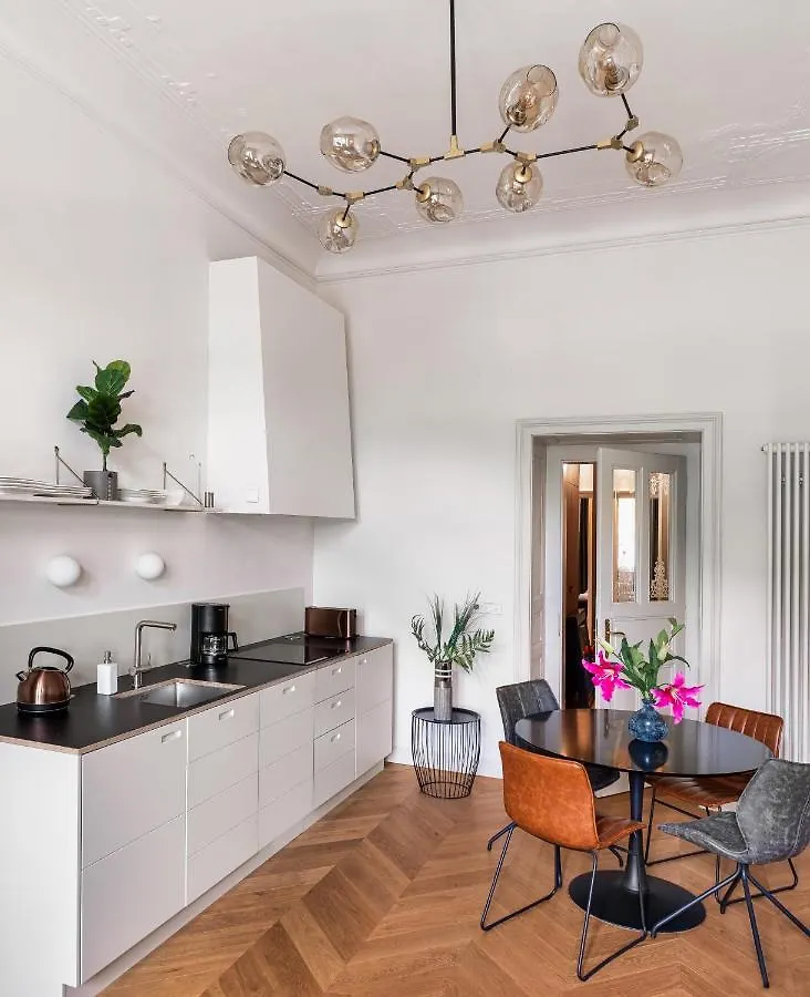 Mn6 Luxury Suites By Adrez Prague Czech Republic