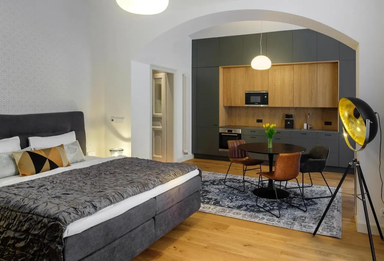 Mn6 Luxury Suites By Adrez Praga Appartamento