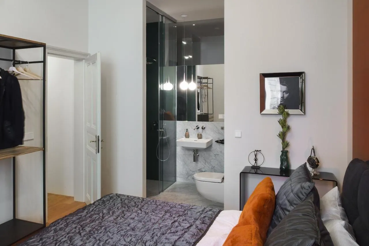 Mn6 Luxury Suites By Adrez Prag